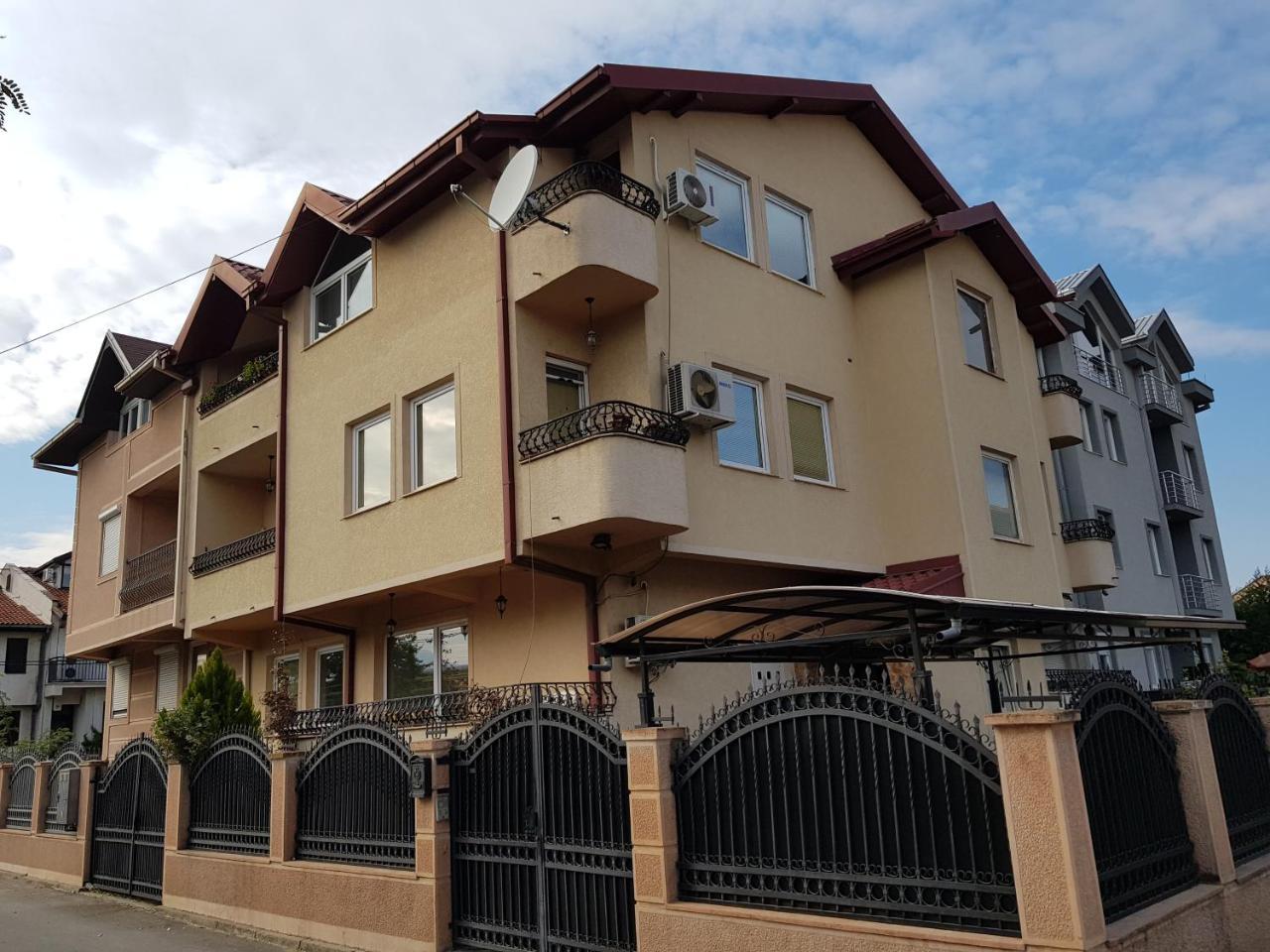 Apartment Ortakovski Skopje Bagian luar foto